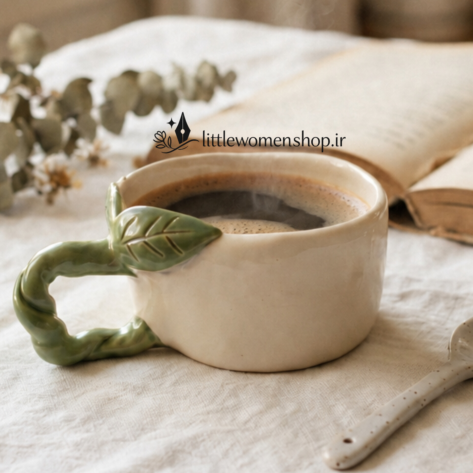 ماگ دفرمه دستساز طرح برگ دسته پیچی