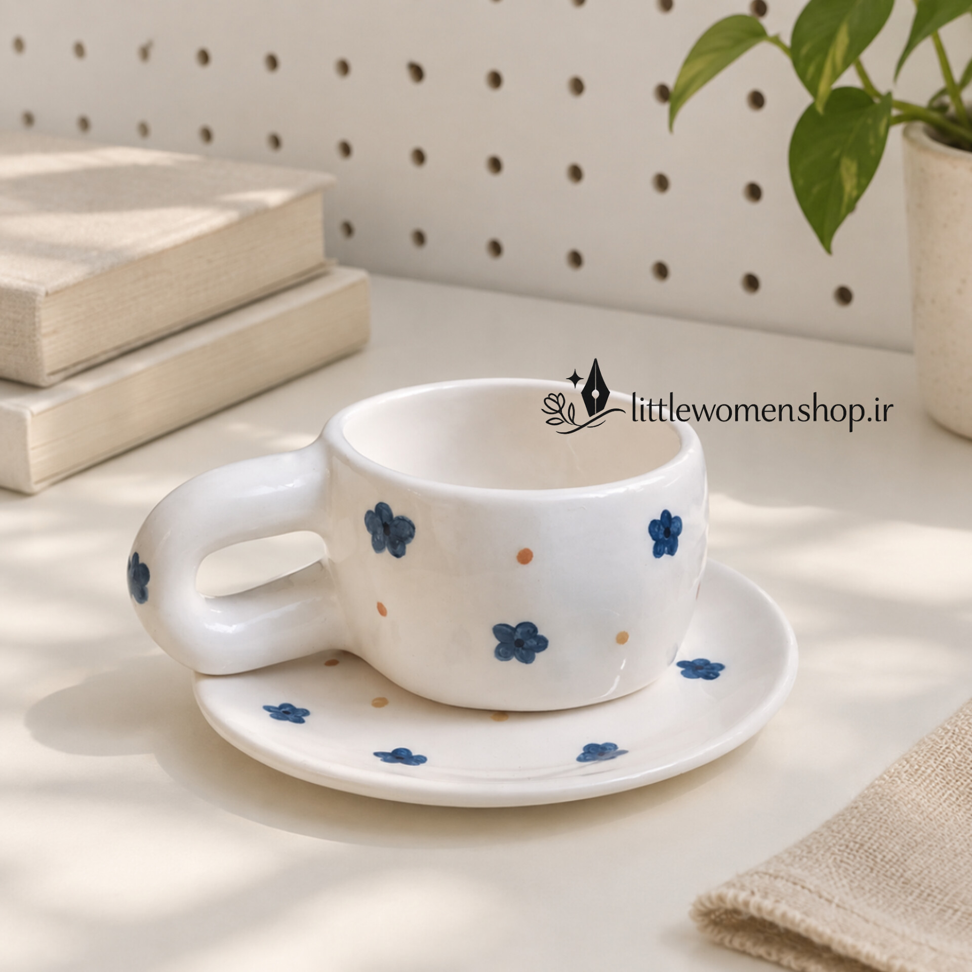 ماگ و پیش دستی دفرمه دستساز طرح گل